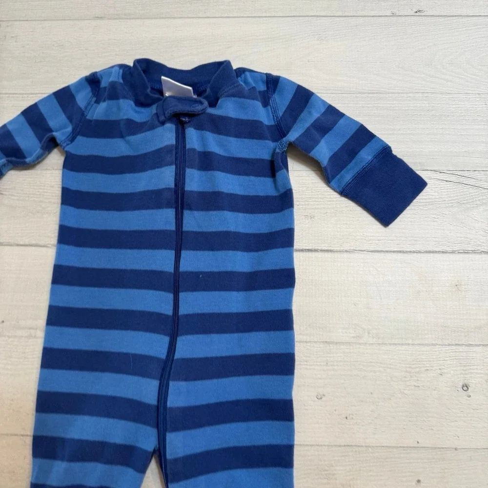 Hanna Andersson baby one piece footless pajamas blue stripes 50 0-3‎ months